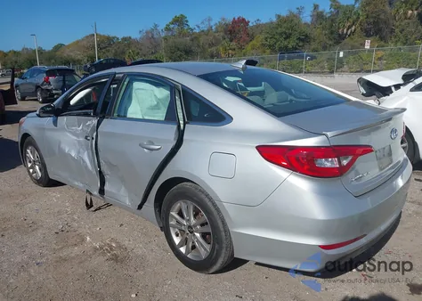 2015 Hyundai Sonata Se z USA, uszkodzony, nr VIN 5NPE24AF5FH028091
